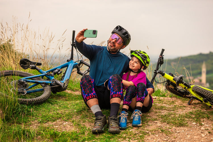 Ginocchiere Motocross Bambino Thor YOUTH SENTINEL - Nero - Offerta Ginocchiere Motocross Bambino Thor YOUTH SENTINEL - Nero - Offerta