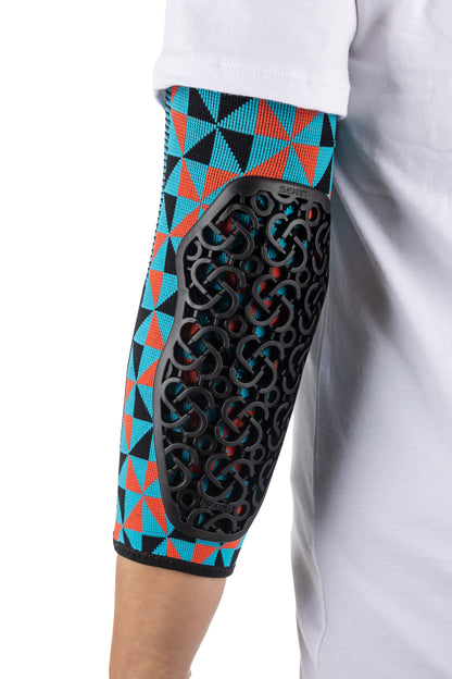 Flow Elbow Arlecchino Light Blue Red - SERYT