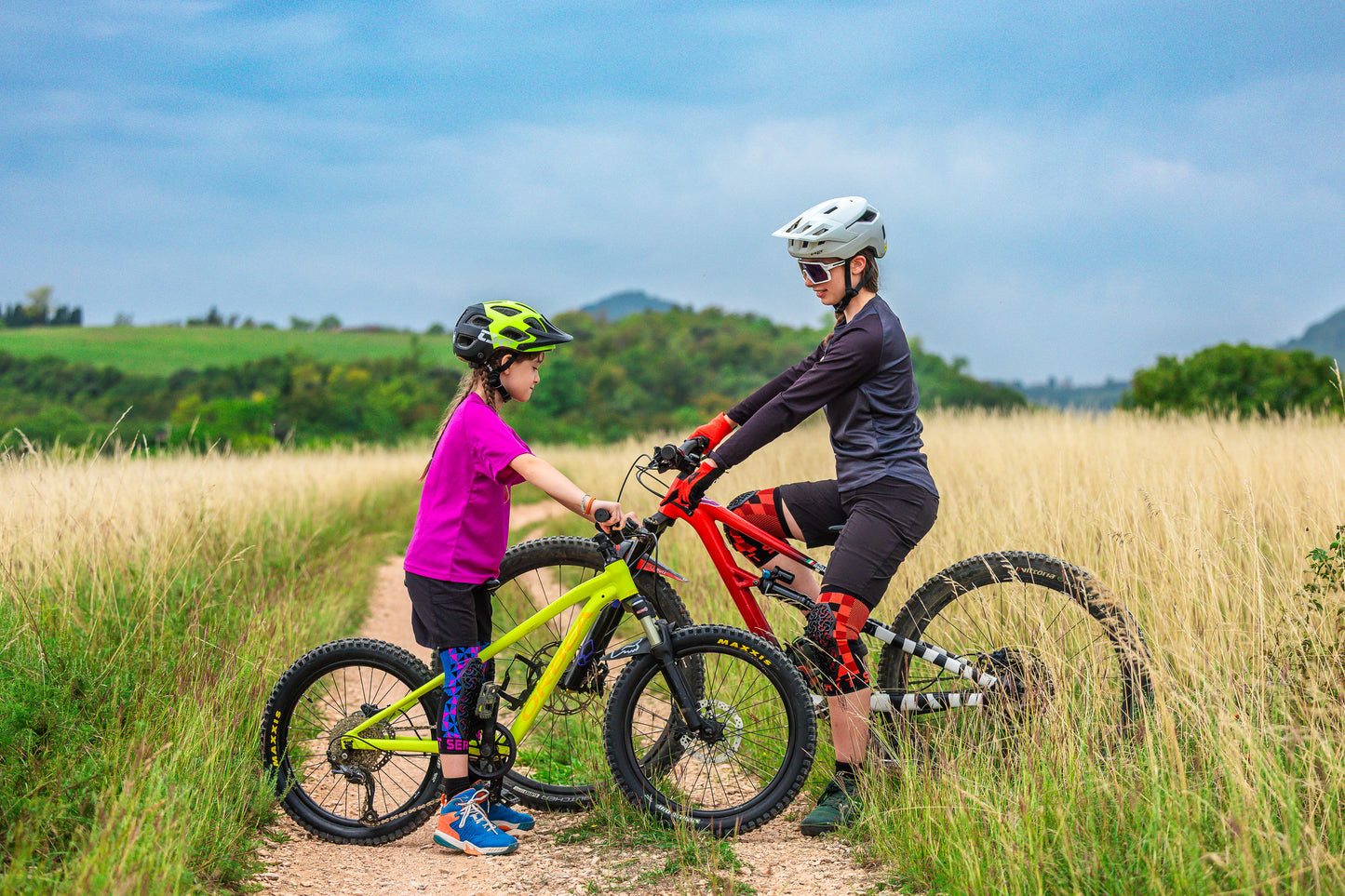 YOUTH Flow Knee Checker Red - SERYT