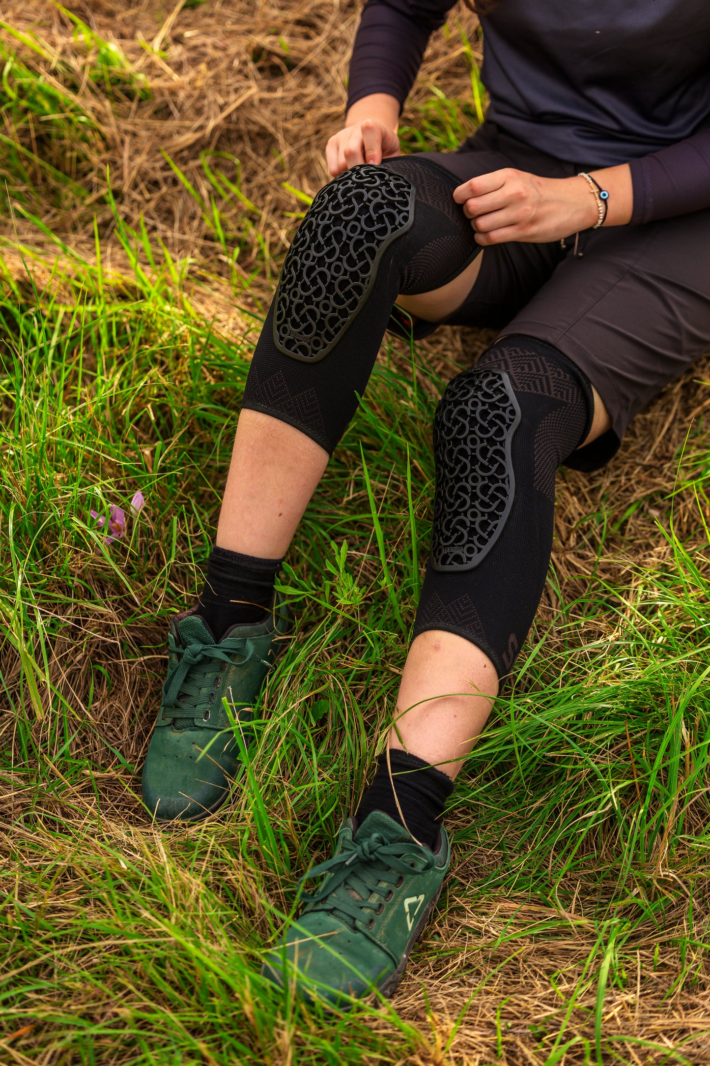 YOUTH Flow Knee Alps Black - SERYT