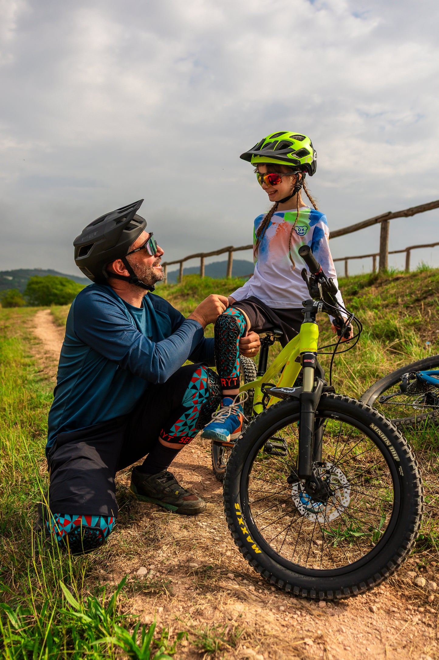 YOUTH Flow Knee Arlecchino Pink Blue - SERYT