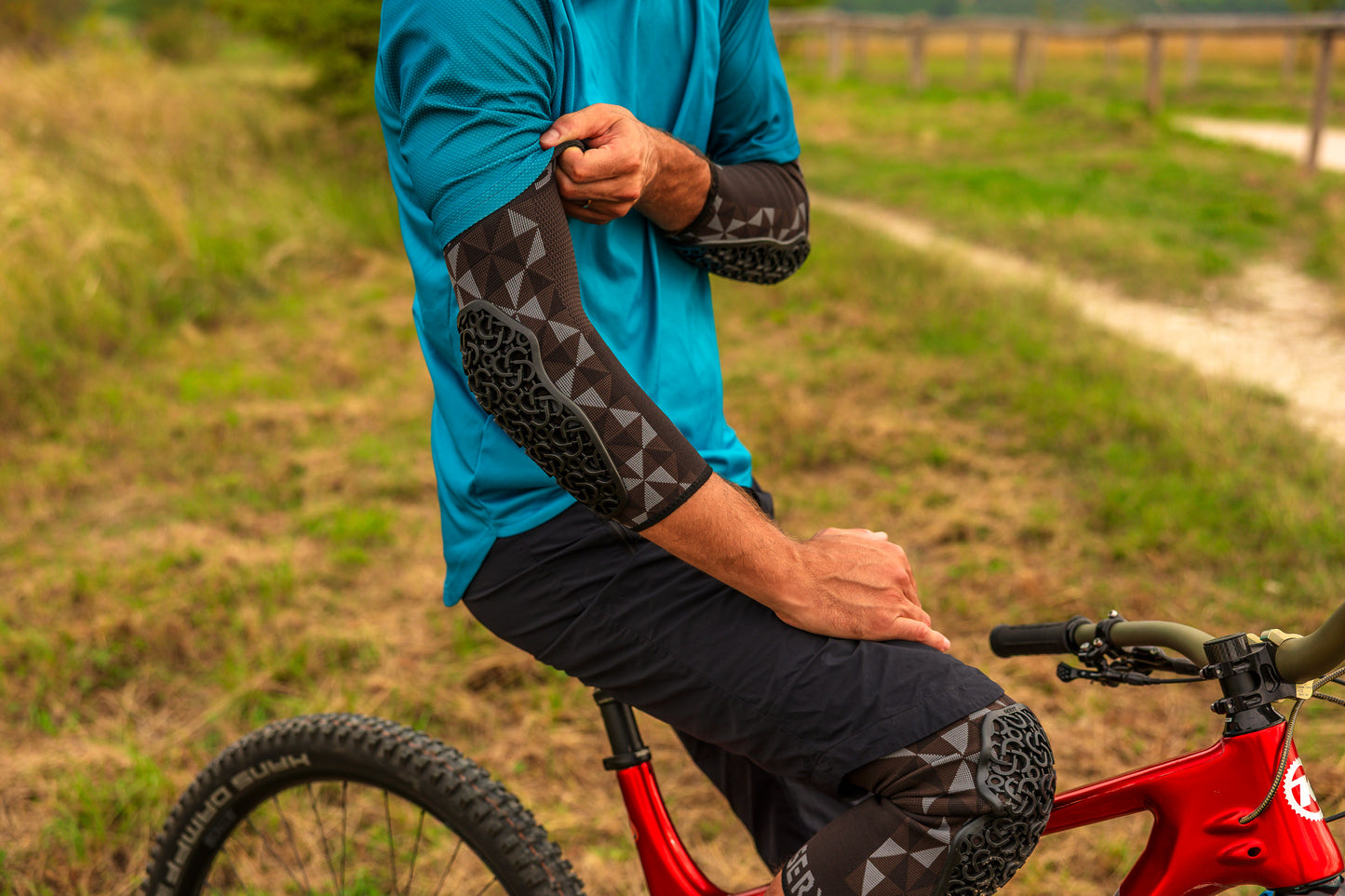 Flow Elbow Checker Red - SERYT