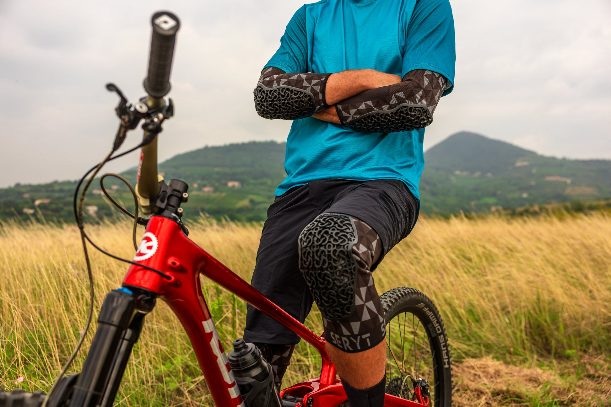 Flow Knee Arlecchino Grey Black - SERYT